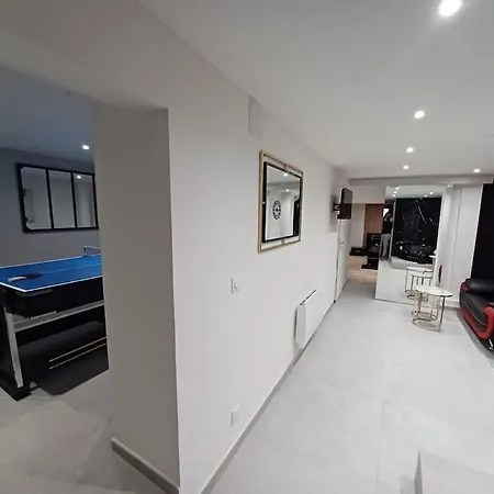 Jacuzzi /billard Apartment *